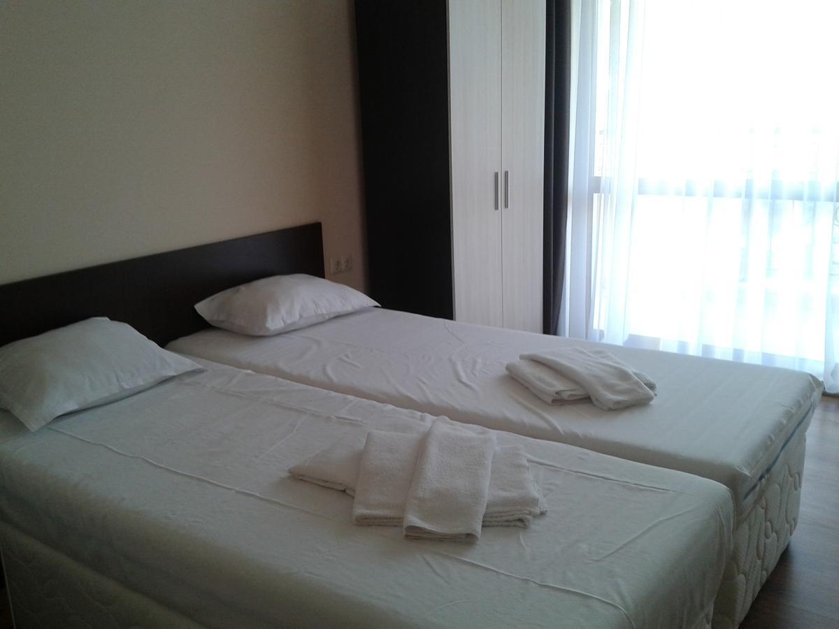 Hotel Seasons 3 ซันนีบีช ภายนอก รูปภาพ