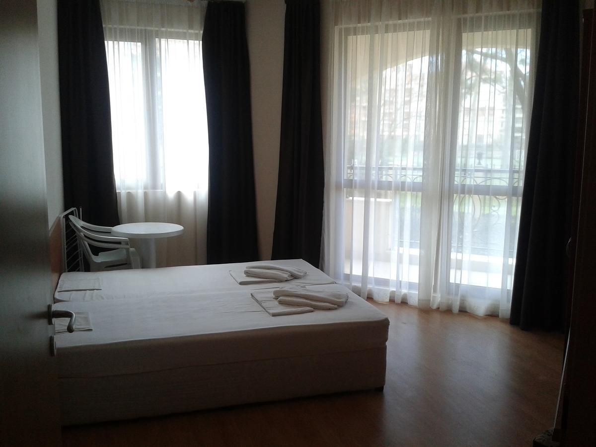 Hotel Seasons 3 ซันนีบีช ภายนอก รูปภาพ